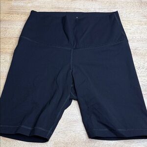 Everlane perform High-Waist Black Women's Bike Shorts medium